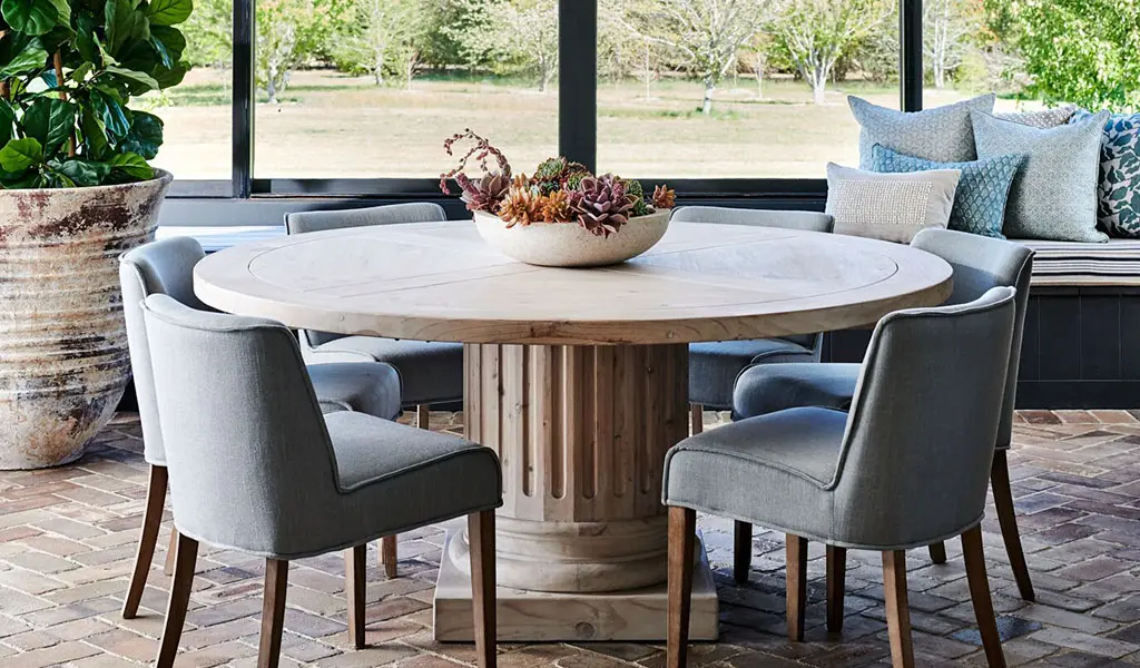 3 reasons why you should buy round dining tables