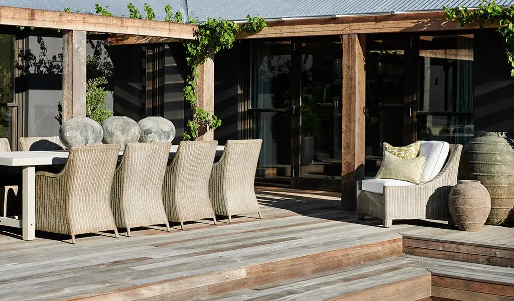 outdoor hamptons furniture
