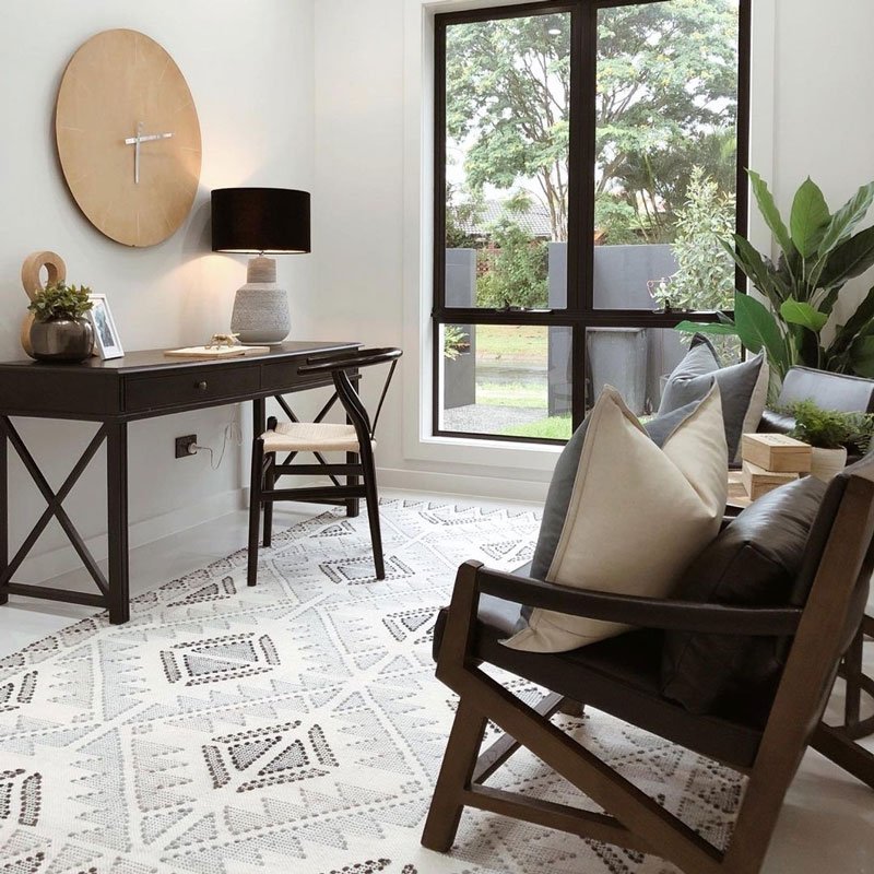 Black Desk With Drawers