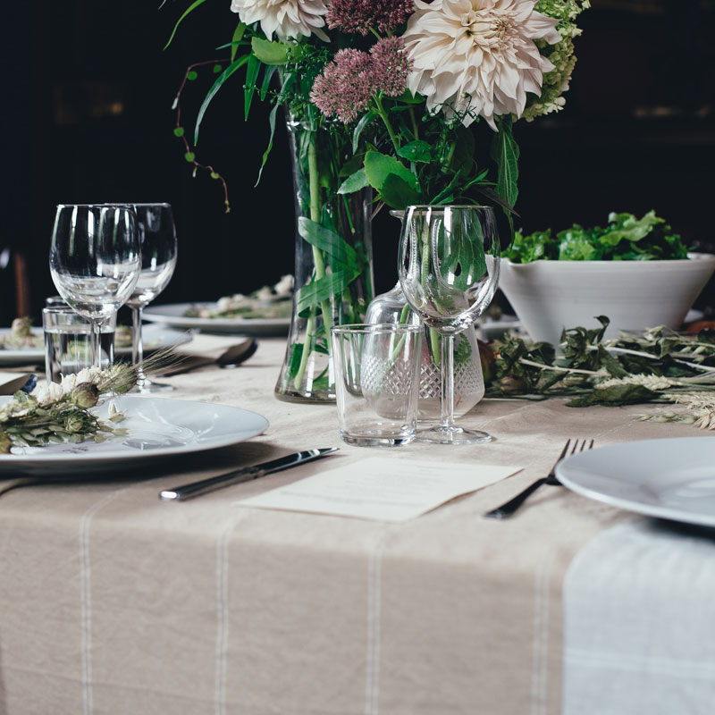 Table decor with table cloth