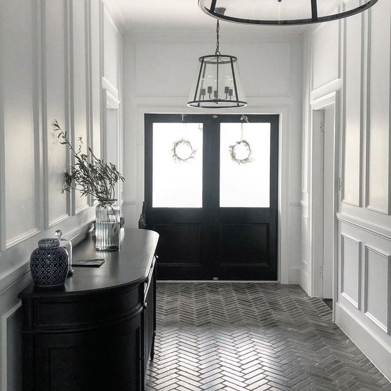 Hamptons style hallway design monochromatic look